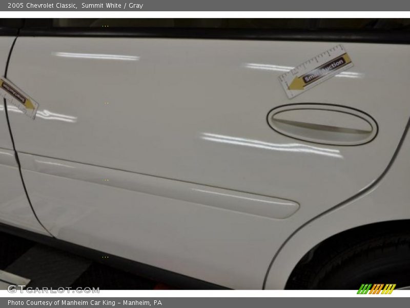 Summit White / Gray 2005 Chevrolet Classic