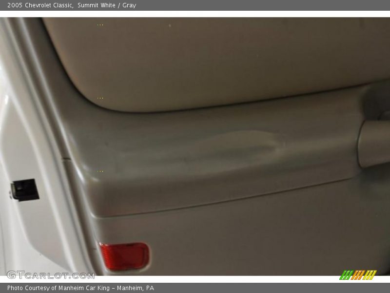 Summit White / Gray 2005 Chevrolet Classic
