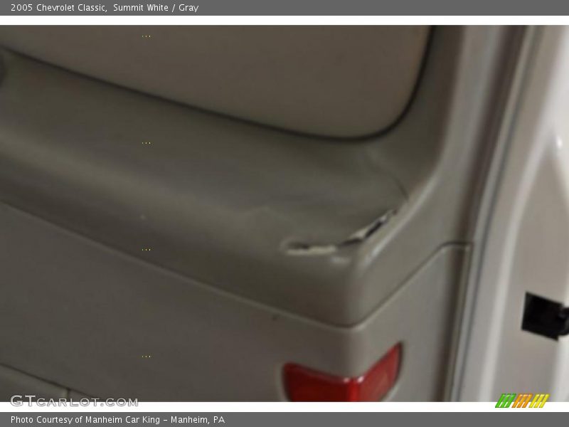 Summit White / Gray 2005 Chevrolet Classic