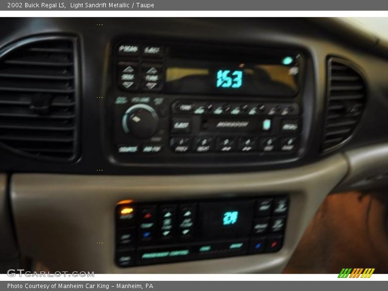 Light Sandrift Metallic / Taupe 2002 Buick Regal LS
