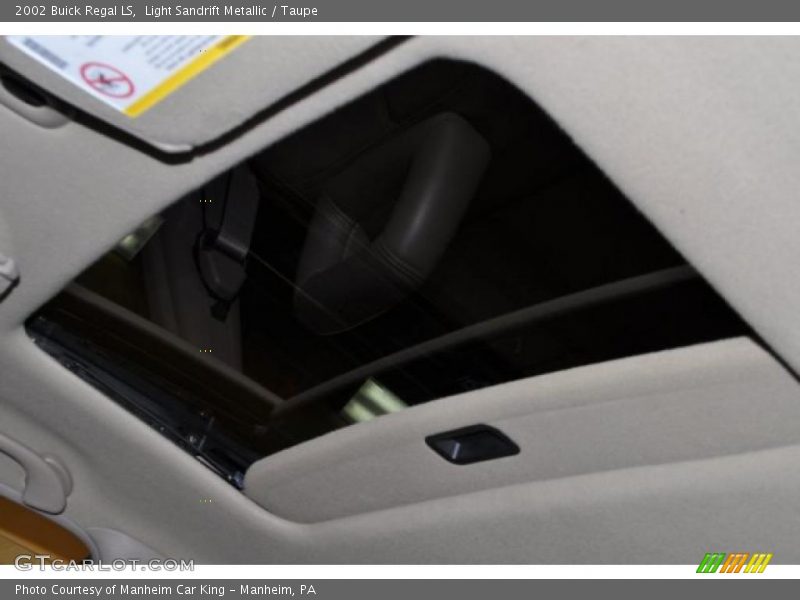 Light Sandrift Metallic / Taupe 2002 Buick Regal LS