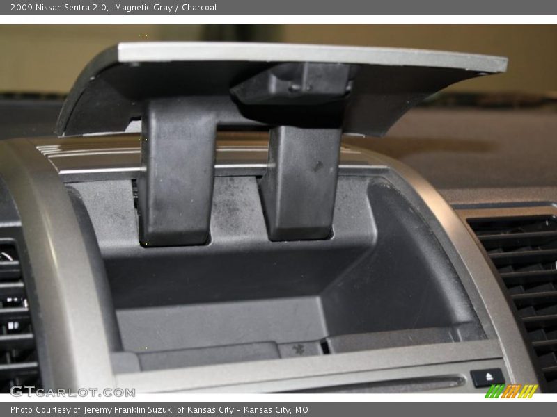 Magnetic Gray / Charcoal 2009 Nissan Sentra 2.0