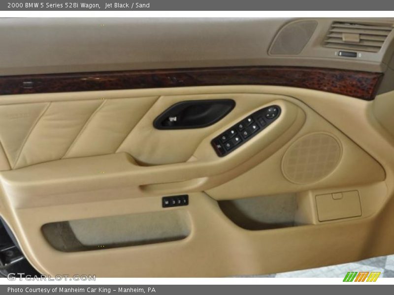 Jet Black / Sand 2000 BMW 5 Series 528i Wagon