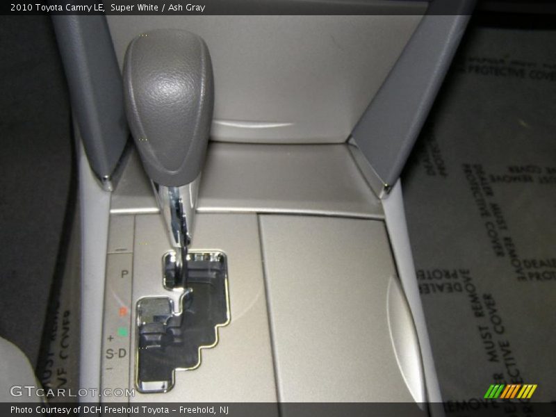 Super White / Ash Gray 2010 Toyota Camry LE