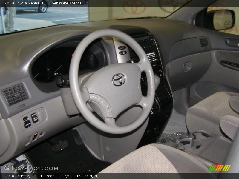 Super White / Stone 2009 Toyota Sienna LE