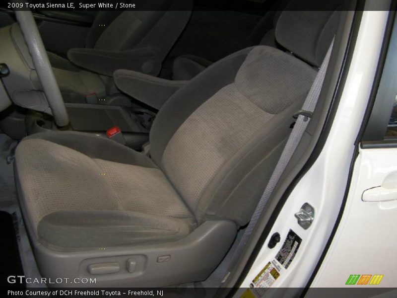 Super White / Stone 2009 Toyota Sienna LE