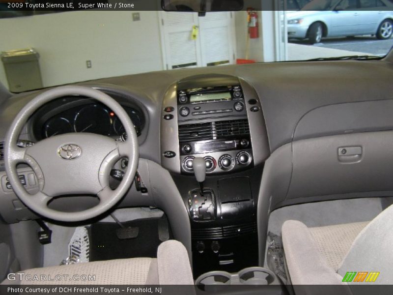 Super White / Stone 2009 Toyota Sienna LE