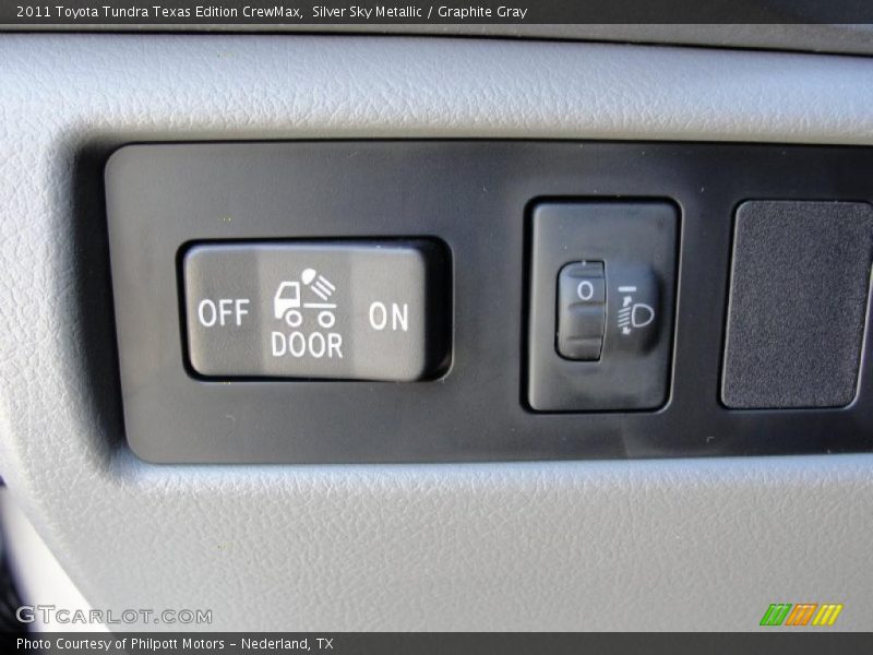Silver Sky Metallic / Graphite Gray 2011 Toyota Tundra Texas Edition CrewMax