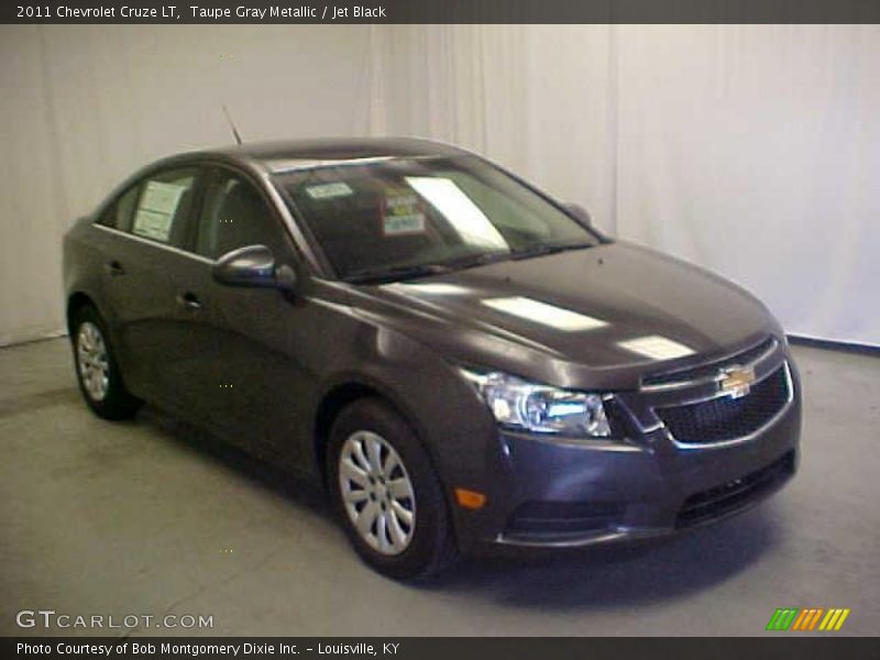 Taupe Gray Metallic / Jet Black 2011 Chevrolet Cruze LT