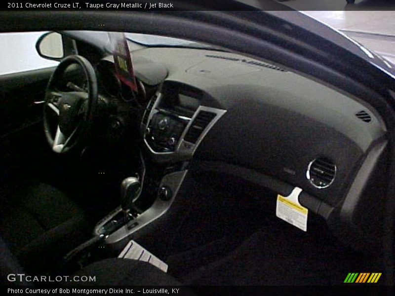Taupe Gray Metallic / Jet Black 2011 Chevrolet Cruze LT