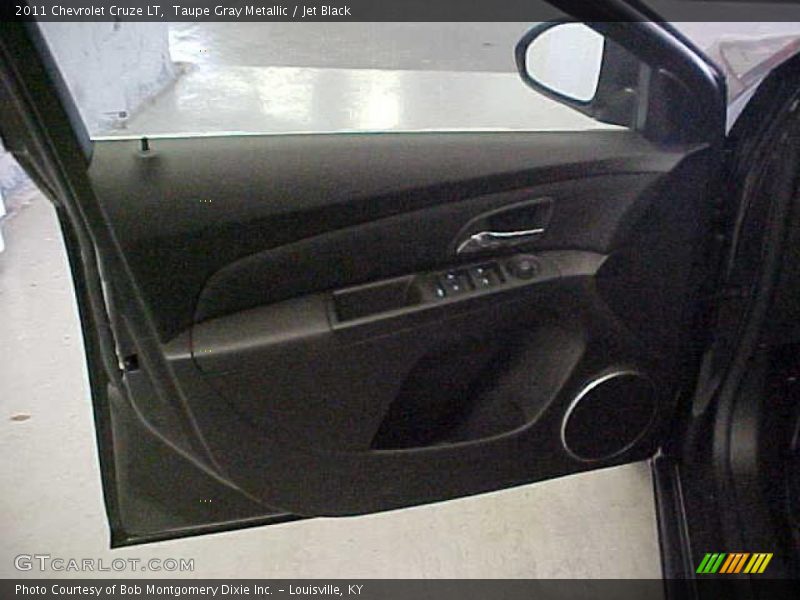 Taupe Gray Metallic / Jet Black 2011 Chevrolet Cruze LT