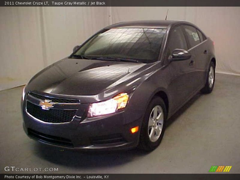 Taupe Gray Metallic / Jet Black 2011 Chevrolet Cruze LT