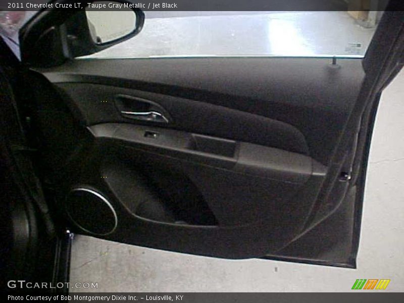 Taupe Gray Metallic / Jet Black 2011 Chevrolet Cruze LT