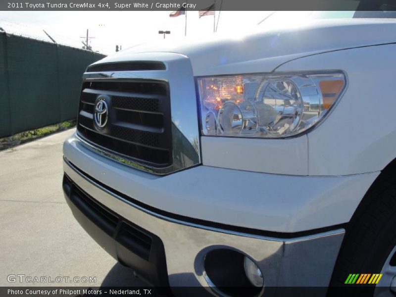 Super White / Graphite Gray 2011 Toyota Tundra CrewMax 4x4