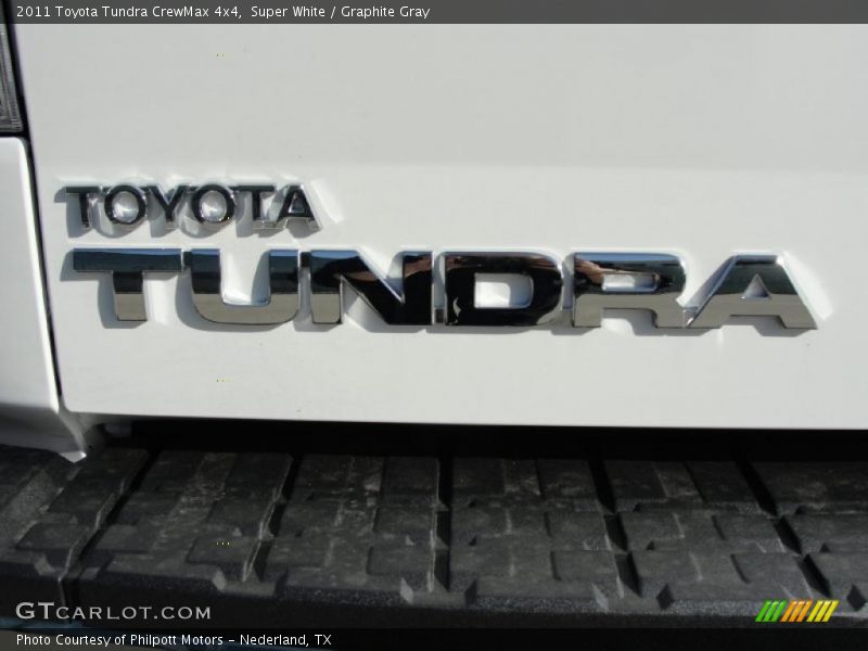 Super White / Graphite Gray 2011 Toyota Tundra CrewMax 4x4