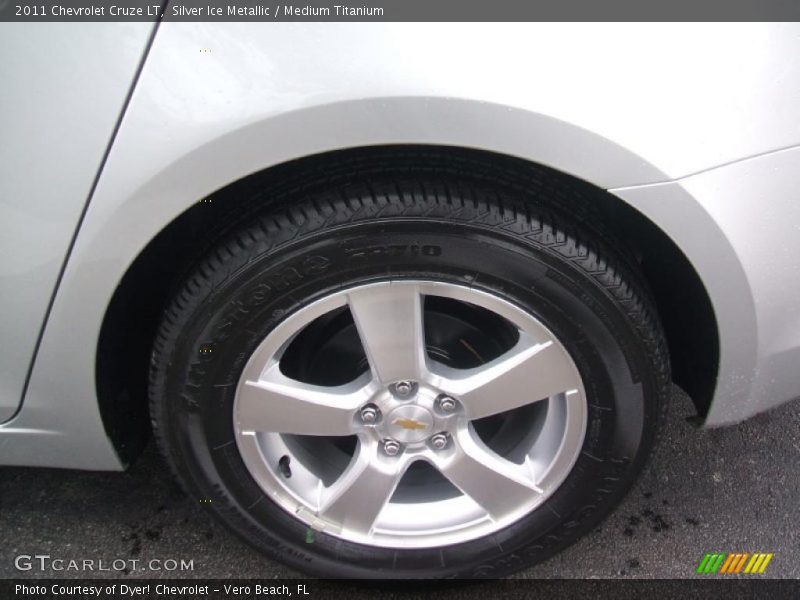Silver Ice Metallic / Medium Titanium 2011 Chevrolet Cruze LT