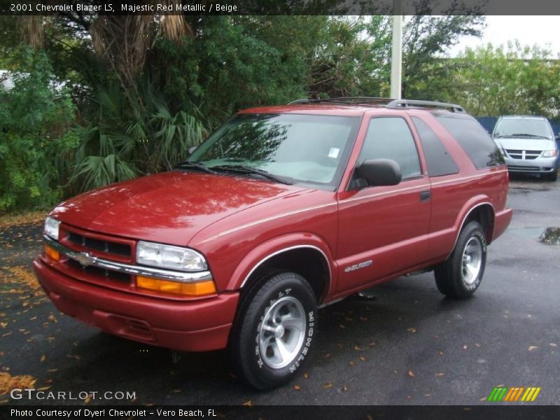 Front 3/4 View of 2001 Blazer LS