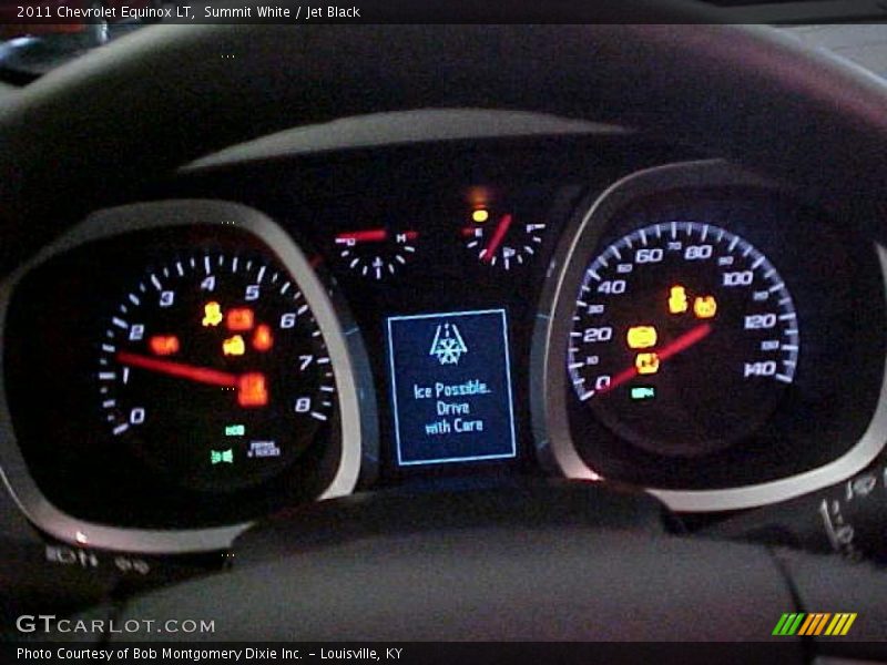 Summit White / Jet Black 2011 Chevrolet Equinox LT