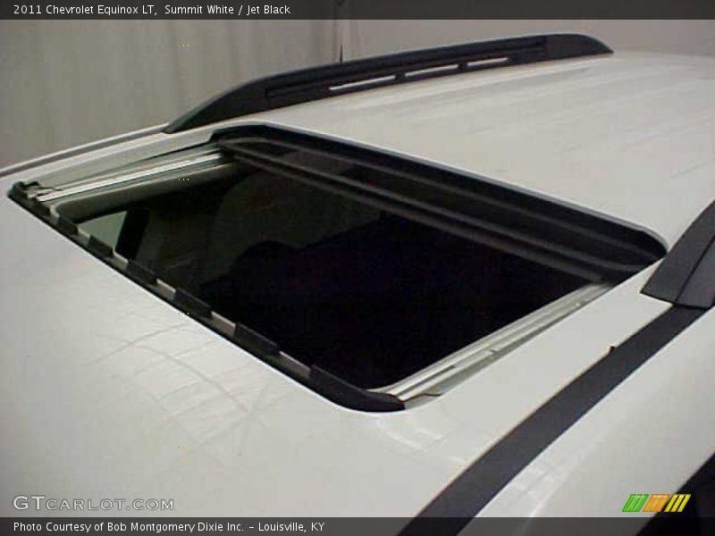 Summit White / Jet Black 2011 Chevrolet Equinox LT