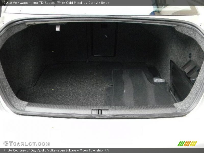White Gold Metallic / Cornsilk Beige 2010 Volkswagen Jetta TDI Sedan