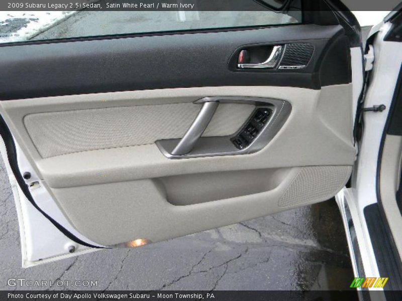 Satin White Pearl / Warm Ivory 2009 Subaru Legacy 2.5i Sedan