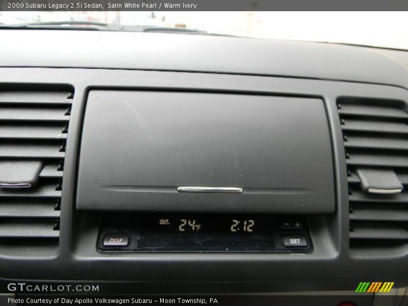Satin White Pearl / Warm Ivory 2009 Subaru Legacy 2.5i Sedan