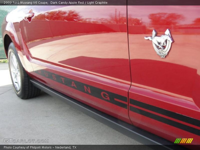 Dark Candy Apple Red / Light Graphite 2009 Ford Mustang V6 Coupe