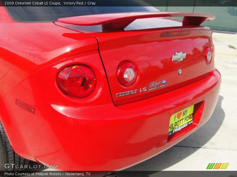 Victory Red / Gray 2009 Chevrolet Cobalt LS Coupe