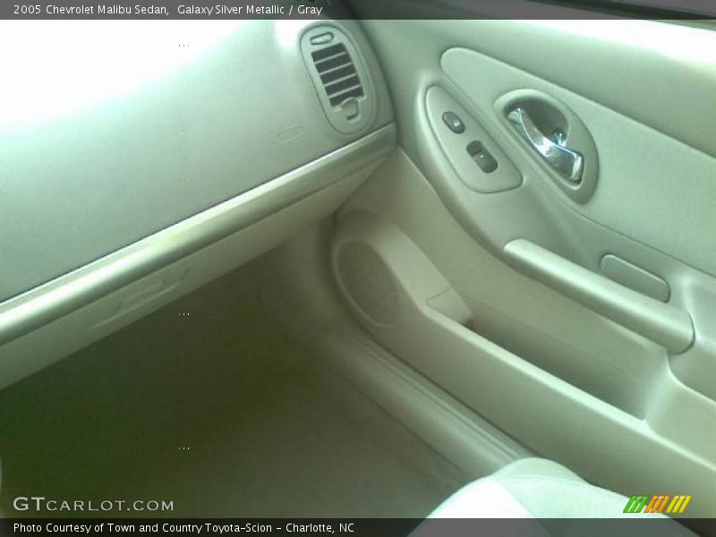 Galaxy Silver Metallic / Gray 2005 Chevrolet Malibu Sedan