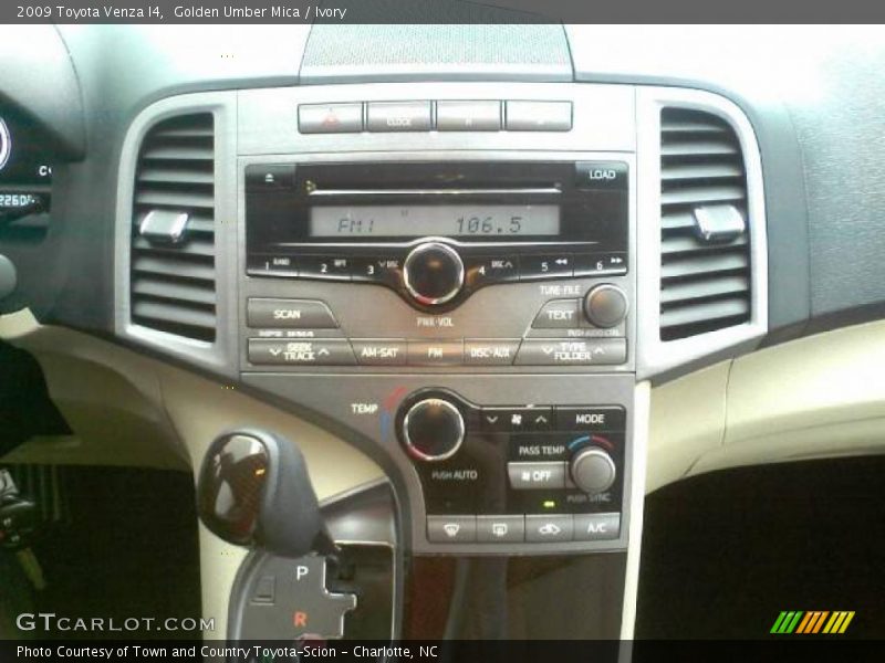 Golden Umber Mica / Ivory 2009 Toyota Venza I4