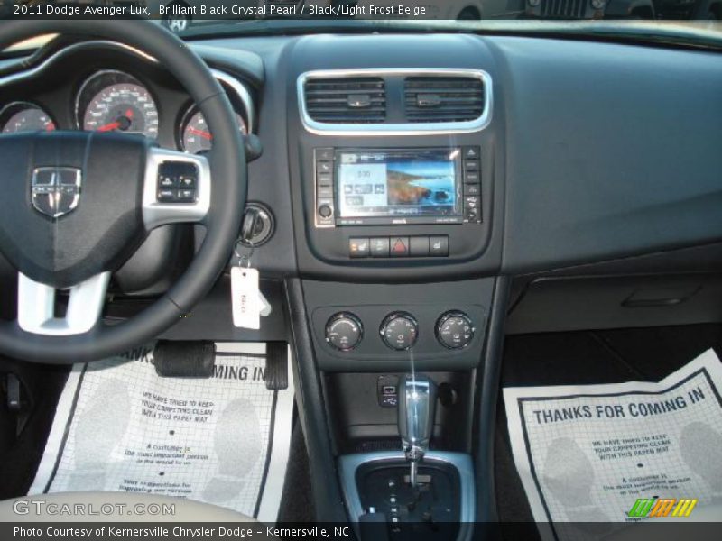 Controls of 2011 Avenger Lux