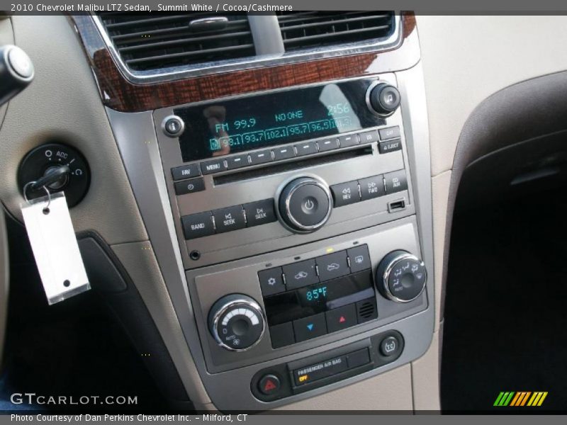 Summit White / Cocoa/Cashmere 2010 Chevrolet Malibu LTZ Sedan