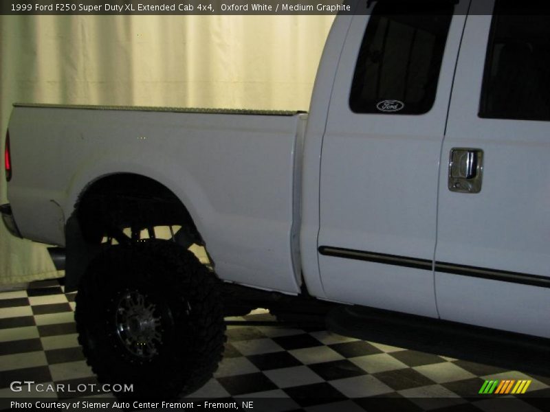 Oxford White / Medium Graphite 1999 Ford F250 Super Duty XL Extended Cab 4x4