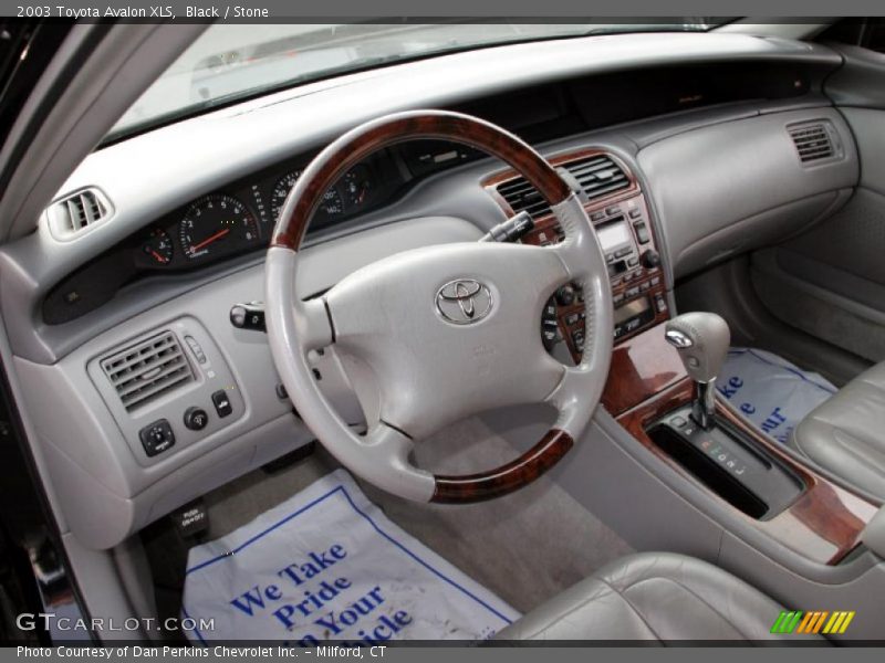 Black / Stone 2003 Toyota Avalon XLS