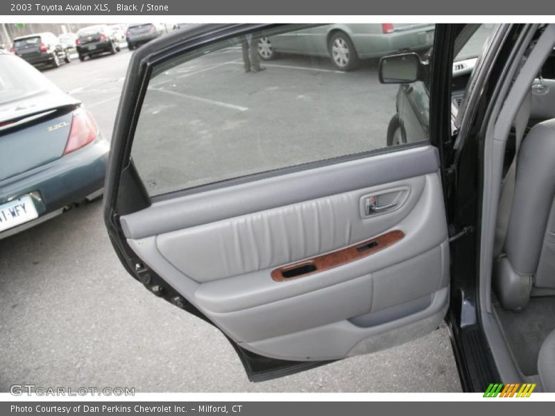 Black / Stone 2003 Toyota Avalon XLS