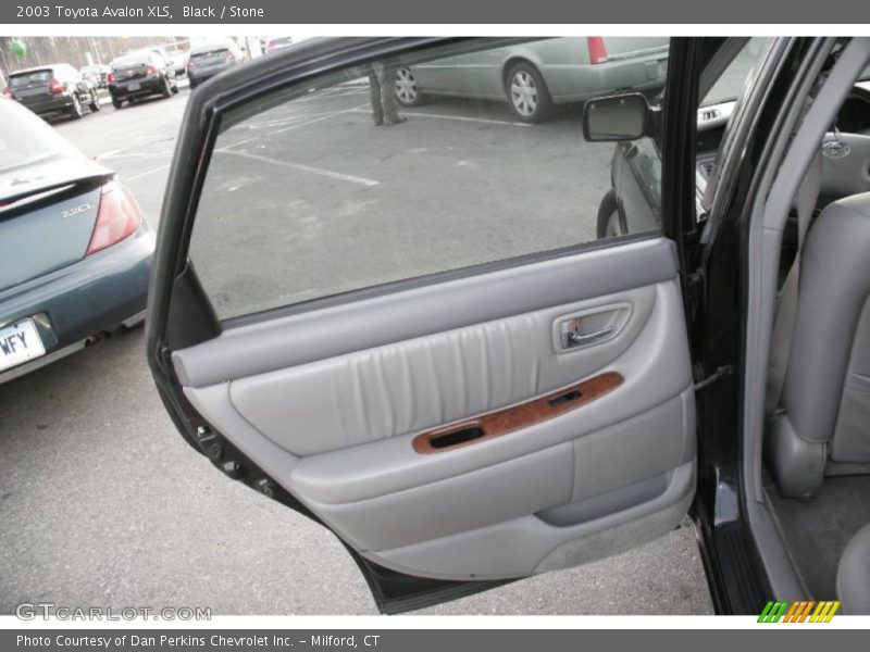 Black / Stone 2003 Toyota Avalon XLS