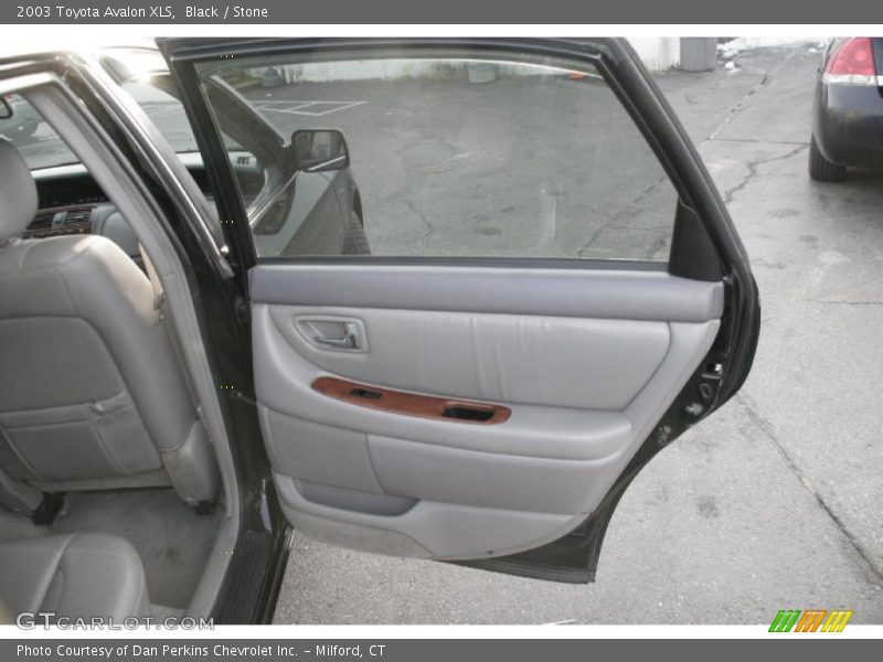 Black / Stone 2003 Toyota Avalon XLS