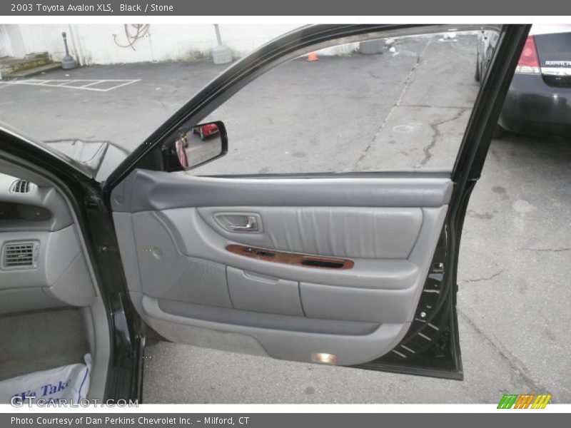 Black / Stone 2003 Toyota Avalon XLS