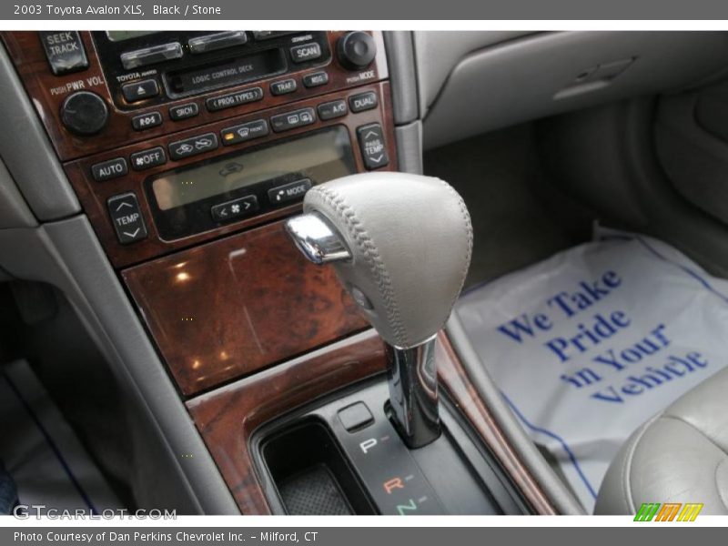 Black / Stone 2003 Toyota Avalon XLS