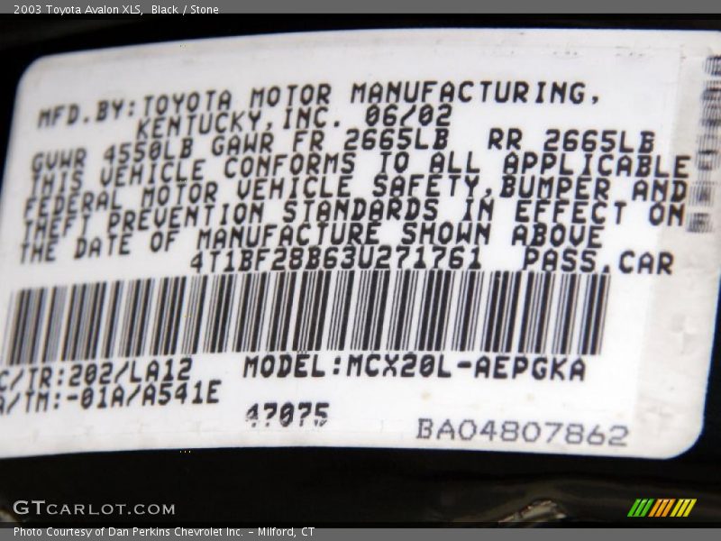 Black / Stone 2003 Toyota Avalon XLS