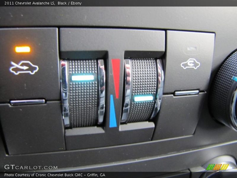 Black / Ebony 2011 Chevrolet Avalanche LS