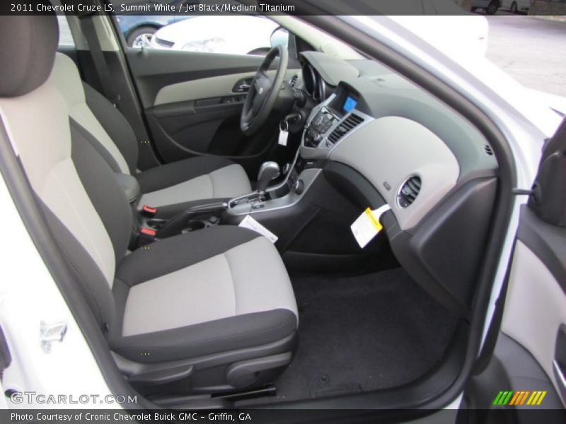 Summit White / Jet Black/Medium Titanium 2011 Chevrolet Cruze LS