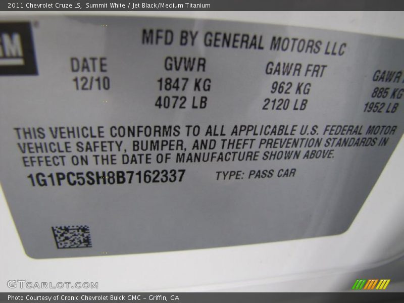 Summit White / Jet Black/Medium Titanium 2011 Chevrolet Cruze LS