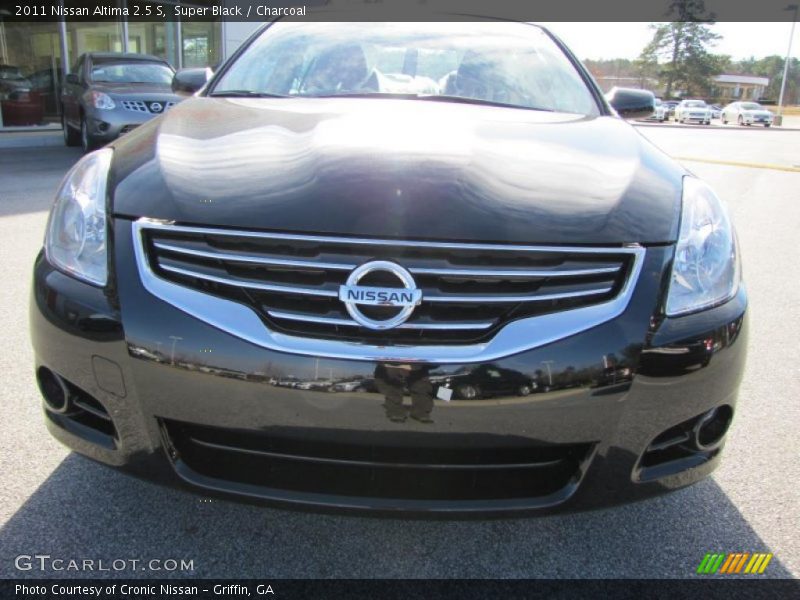 Super Black / Charcoal 2011 Nissan Altima 2.5 S