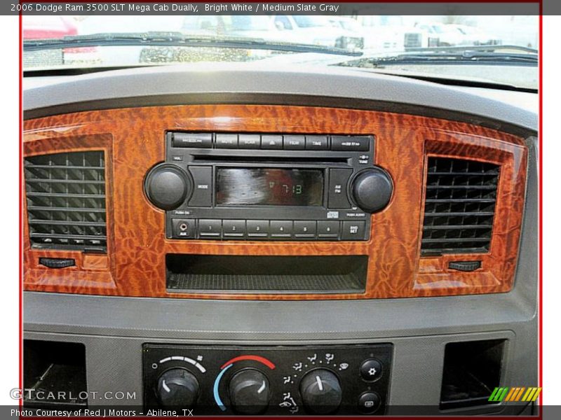 Controls of 2006 Ram 3500 SLT Mega Cab Dually