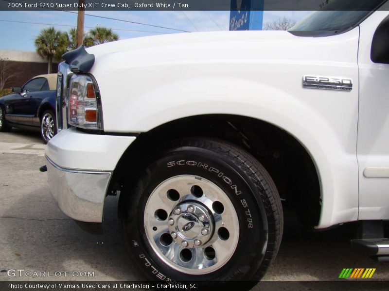 Oxford White / Tan 2005 Ford F250 Super Duty XLT Crew Cab