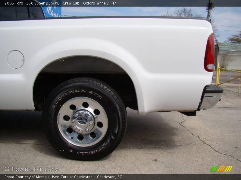 Oxford White / Tan 2005 Ford F250 Super Duty XLT Crew Cab
