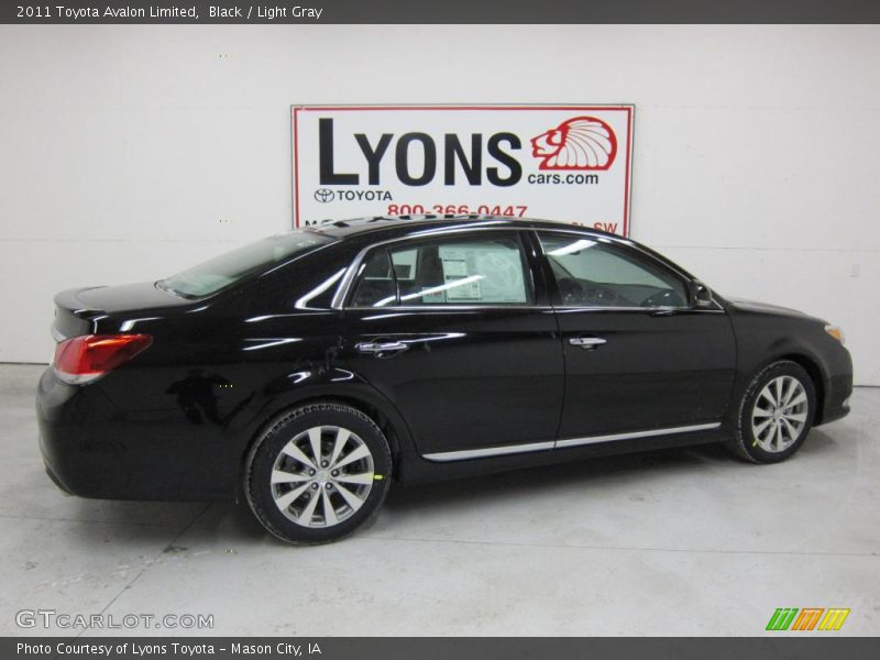 Black / Light Gray 2011 Toyota Avalon Limited