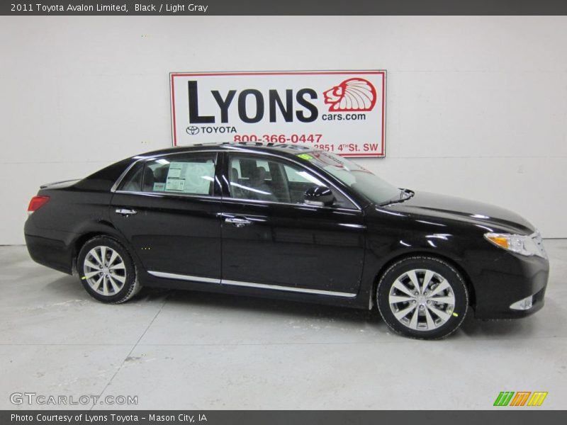 Black / Light Gray 2011 Toyota Avalon Limited