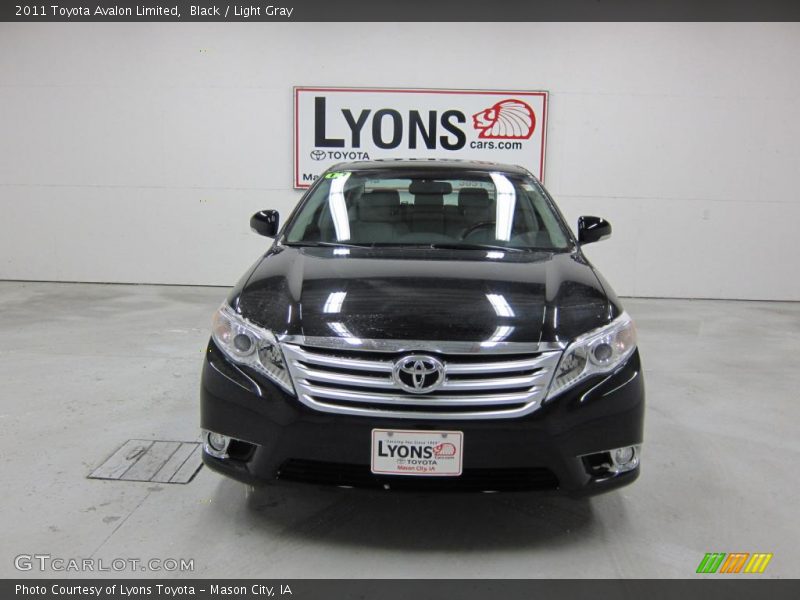 Black / Light Gray 2011 Toyota Avalon Limited